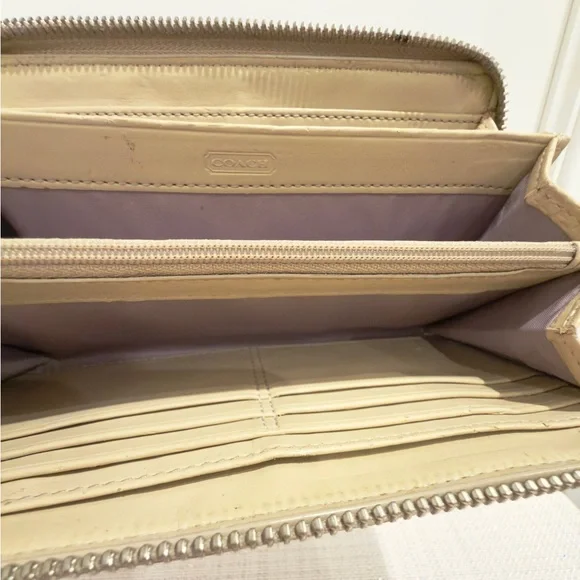 ✨👝 Coach Soho Gold Shimmery Zip Around Long Wallet with Buckle Detail - Picture 16 of 16